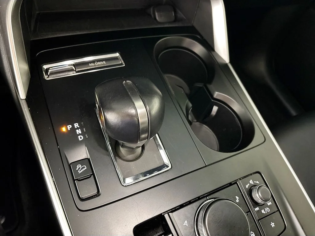 Used 2024 White Mazda 3.3 Turbo Select image 17
