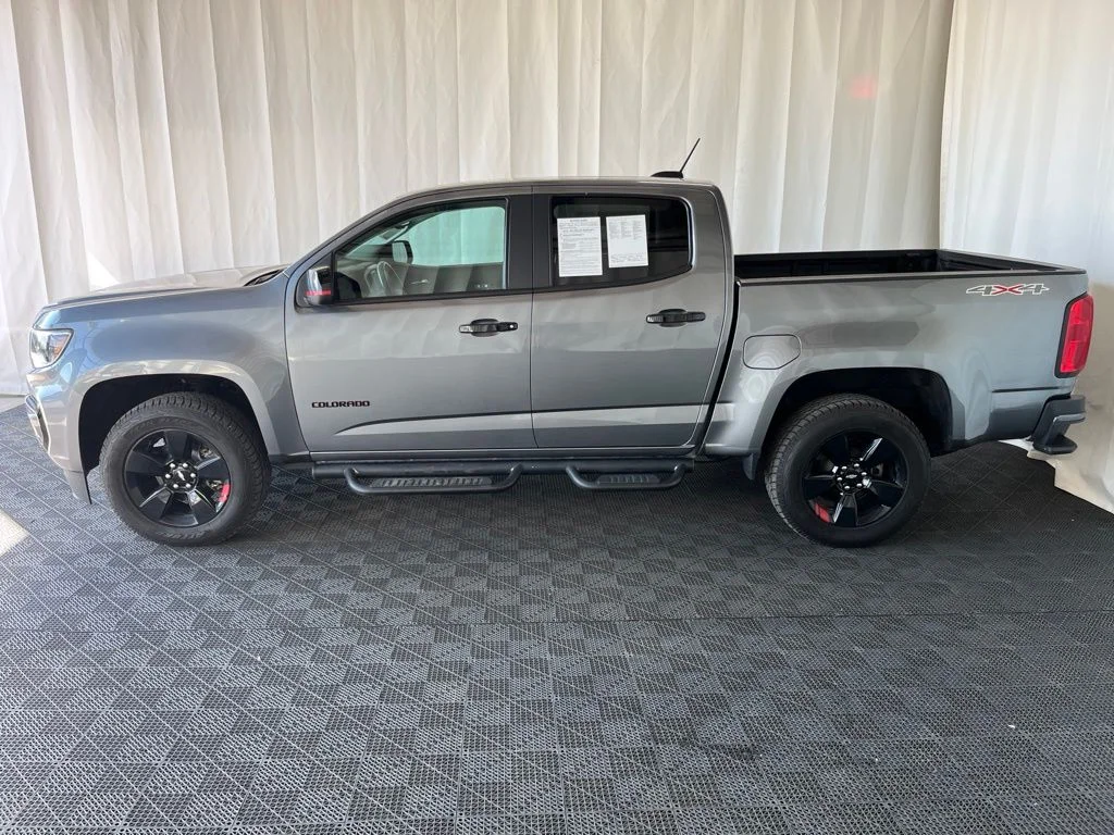 Used 2022 Gray Chevrolet LT image 23