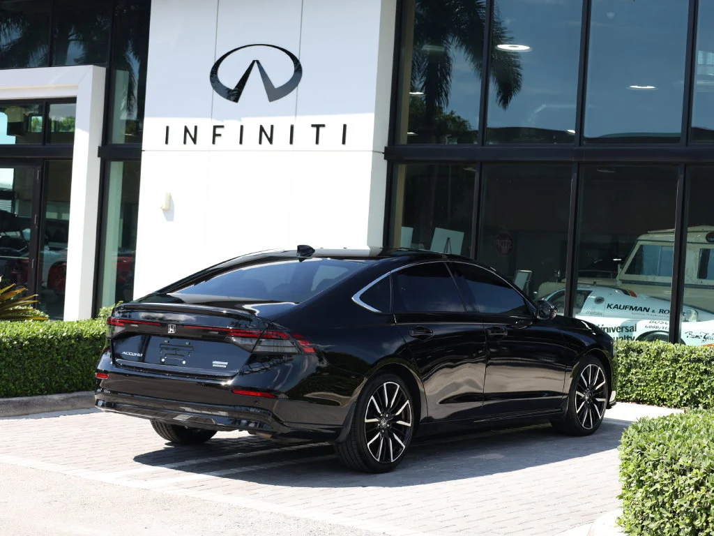 Used 2024 Black Honda Touring image 5