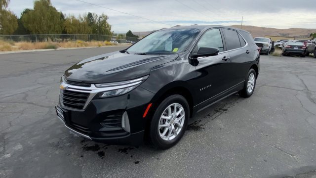 Used 2024 Mosaic Black Metallic Chevrolet LT image 4