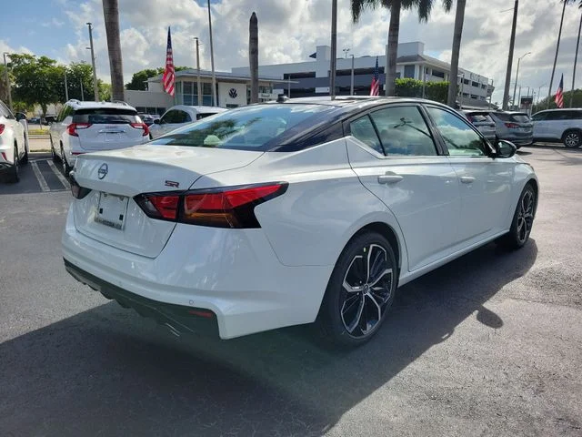 New 2026 Pearl White TriCoat / Super Black Two-tone Nissan SR image 4