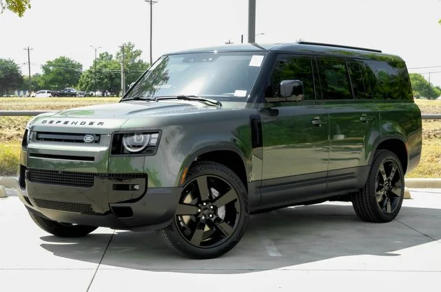 New 2026 Woolstone Green Metallic Land Rover S image 2