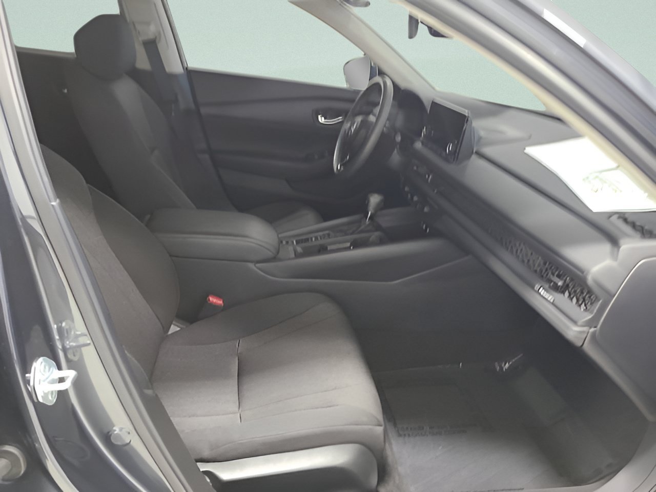 Used 2025 Meteorite Gray Metallic Honda LX image 9