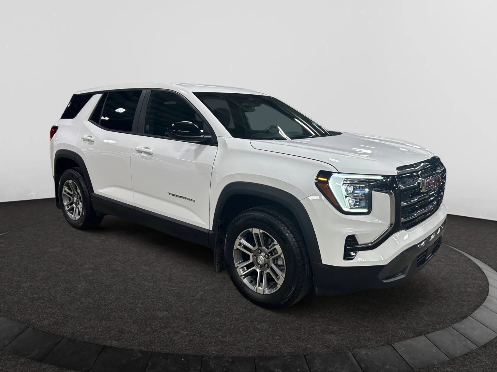 Used 2025 White GMC AWD Elevation image 7