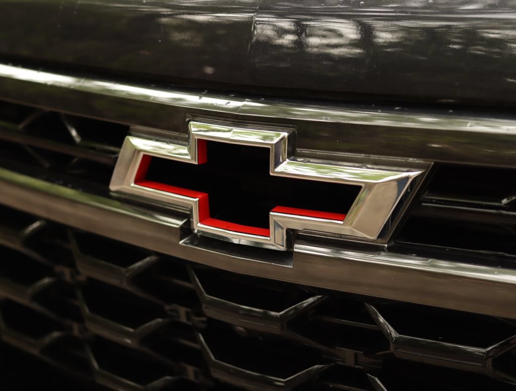 Used 2024 Dark Ash Metallic Chevrolet ZR2 image 38
