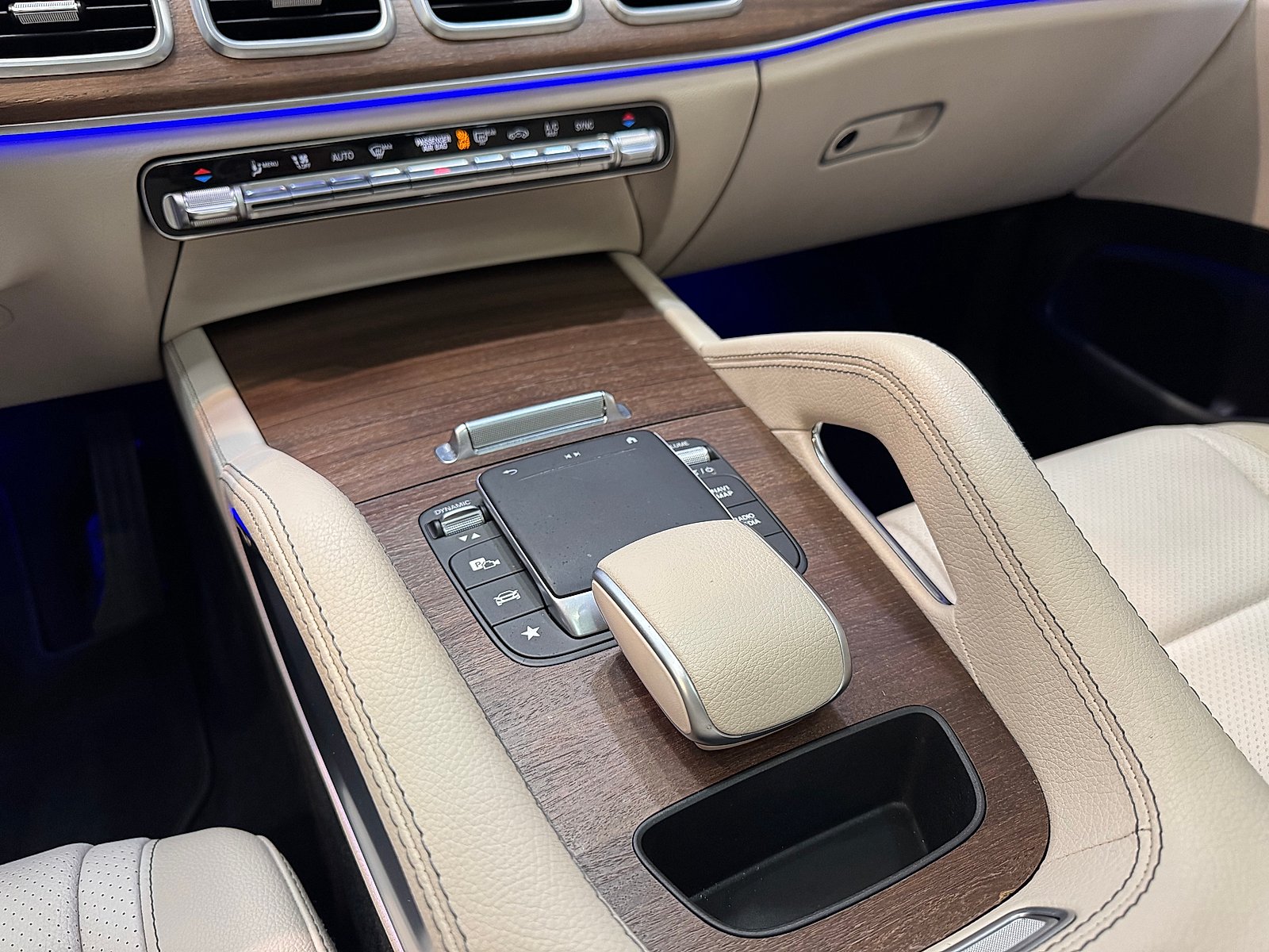 Certified Used 2022 Lunar Blue Metallic Mercedes-Benz 4MATIC® image 12