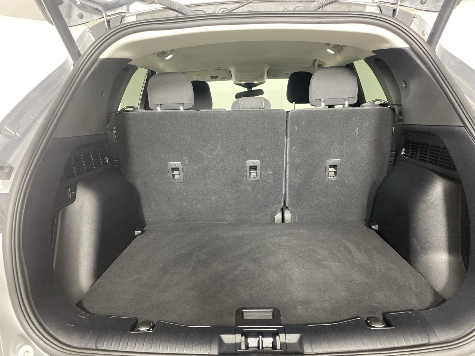 Used 2023 Iconic Silver Ford Active image 24