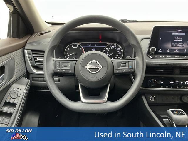 Used 2023 Super Black Nissan SV image 19