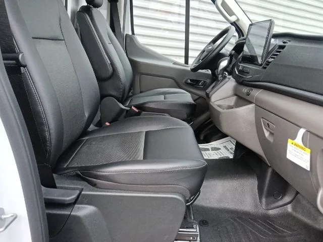 New 2026 Oxford White Ford Cutaway image 26
