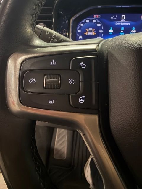 Used 2025 White Chevrolet LT image 17
