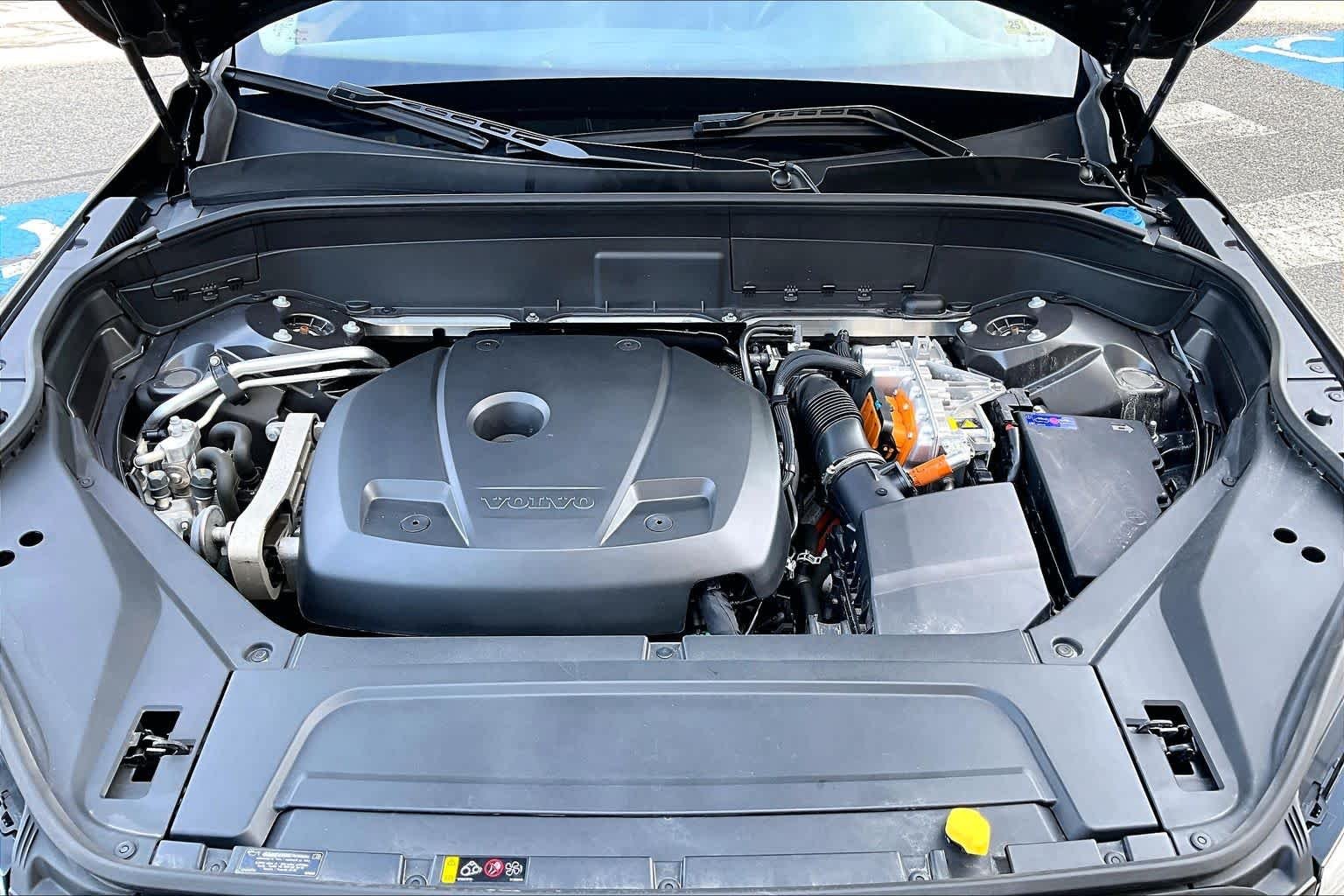 Used 2024 Platinum Grey Metallic Volvo Plus image 30