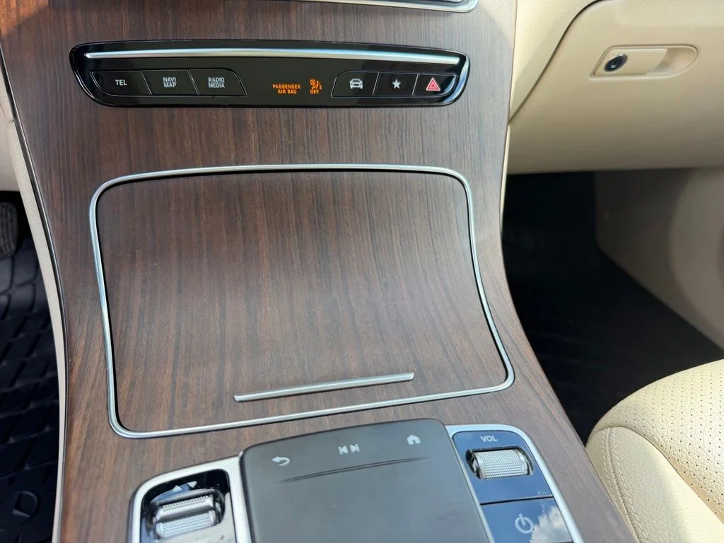 Used 2022 Black Mercedes-Benz GLC 300 image 35