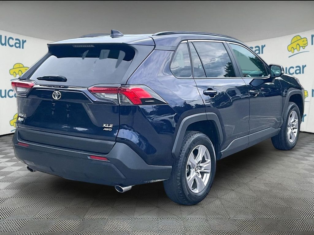Used 2025  Toyota XLE image 6