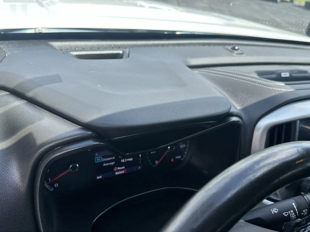 Used 2020 White GMC SLT image 10