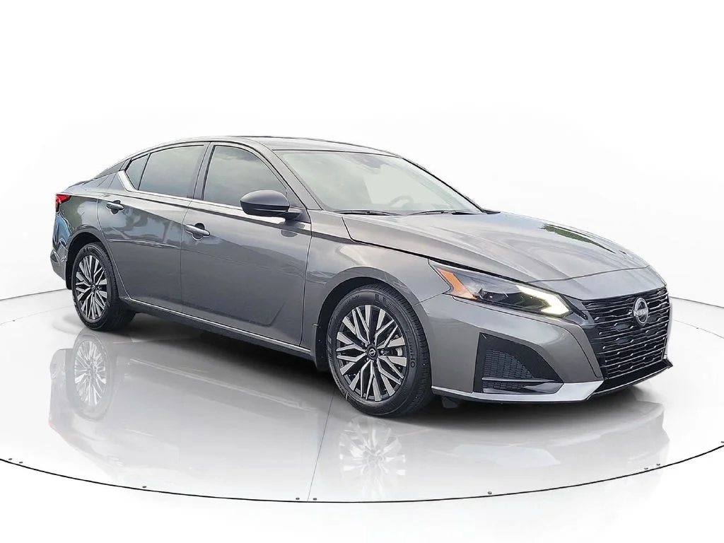New 2026 Gray Nissan 2.5 SV image 2