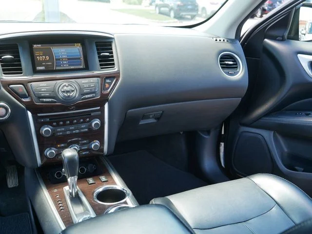Used 2015 Gray Nissan SL image 24