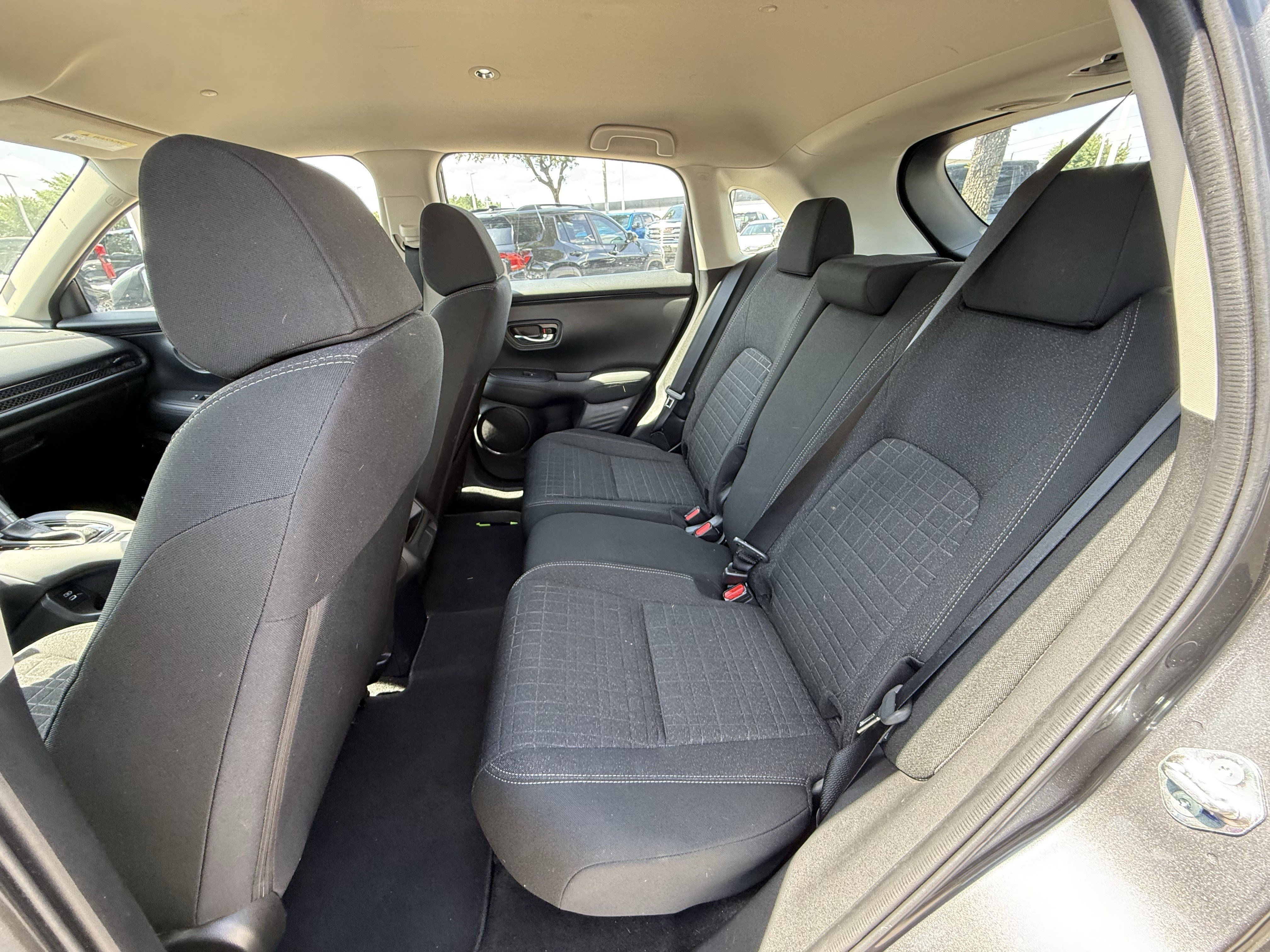 2025 Honda HR-V LX - Photo 29