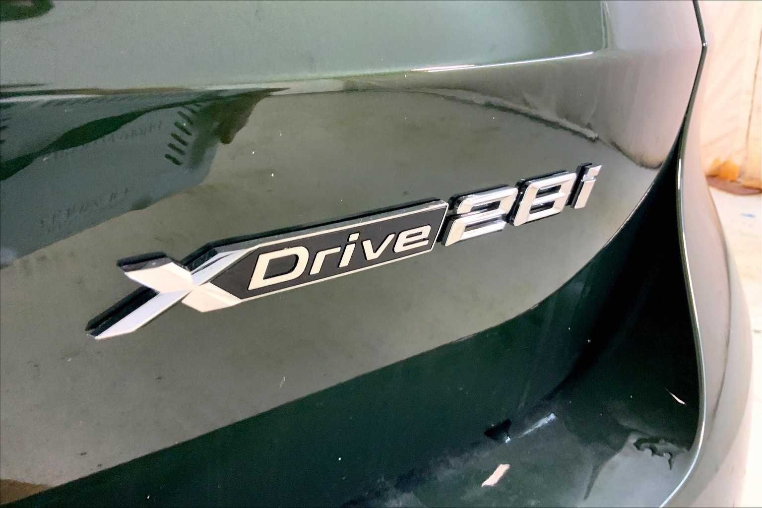 Used 2025 San Remo Green Metallic BMW xDrive28i image 15