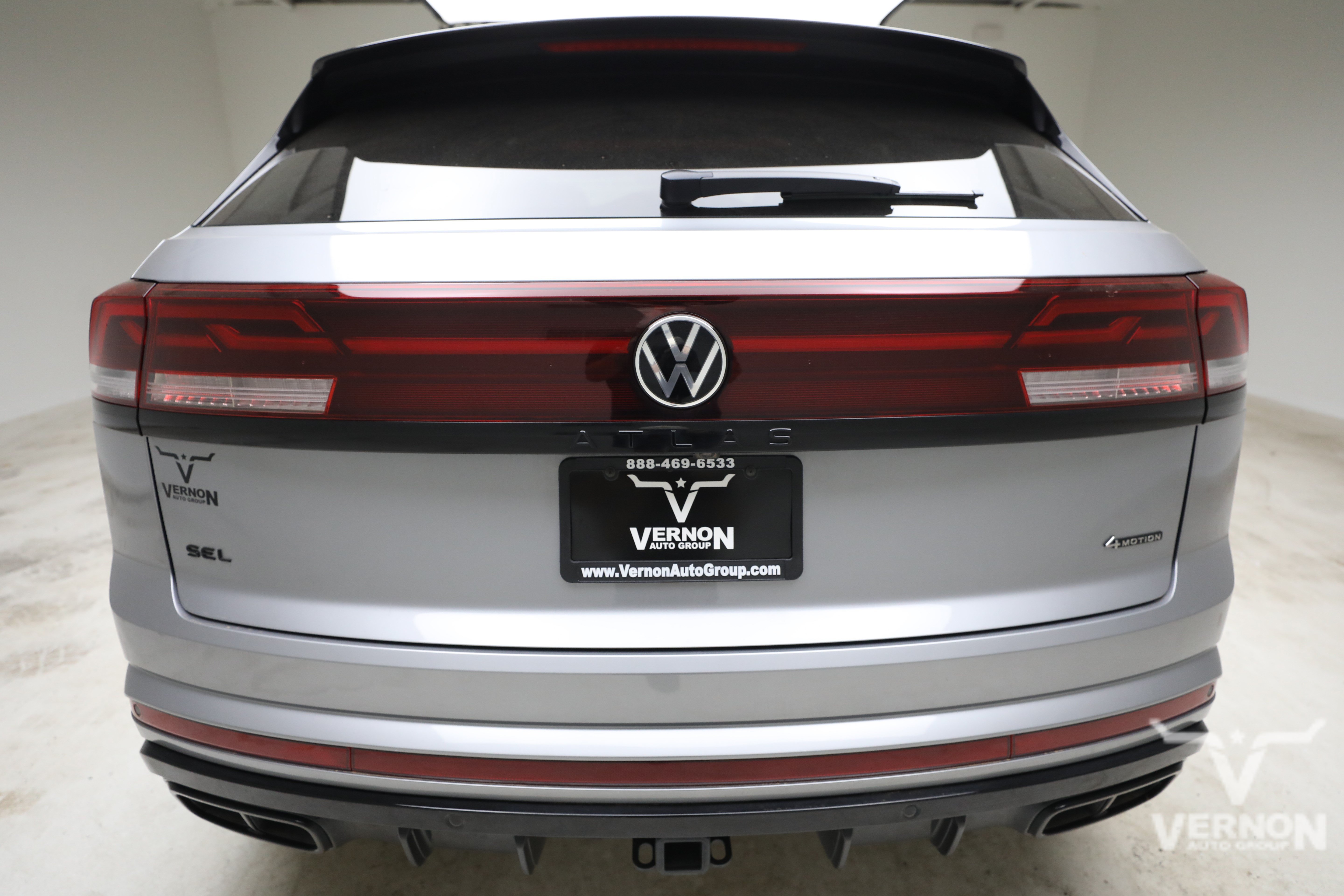 Used 2026 Silver Mist Metallic Volkswagen Y image 4