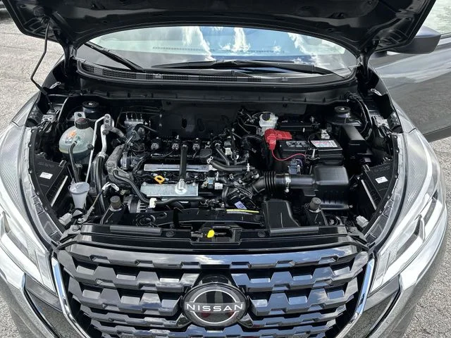 Used 2024 Gray Nissan S image 19