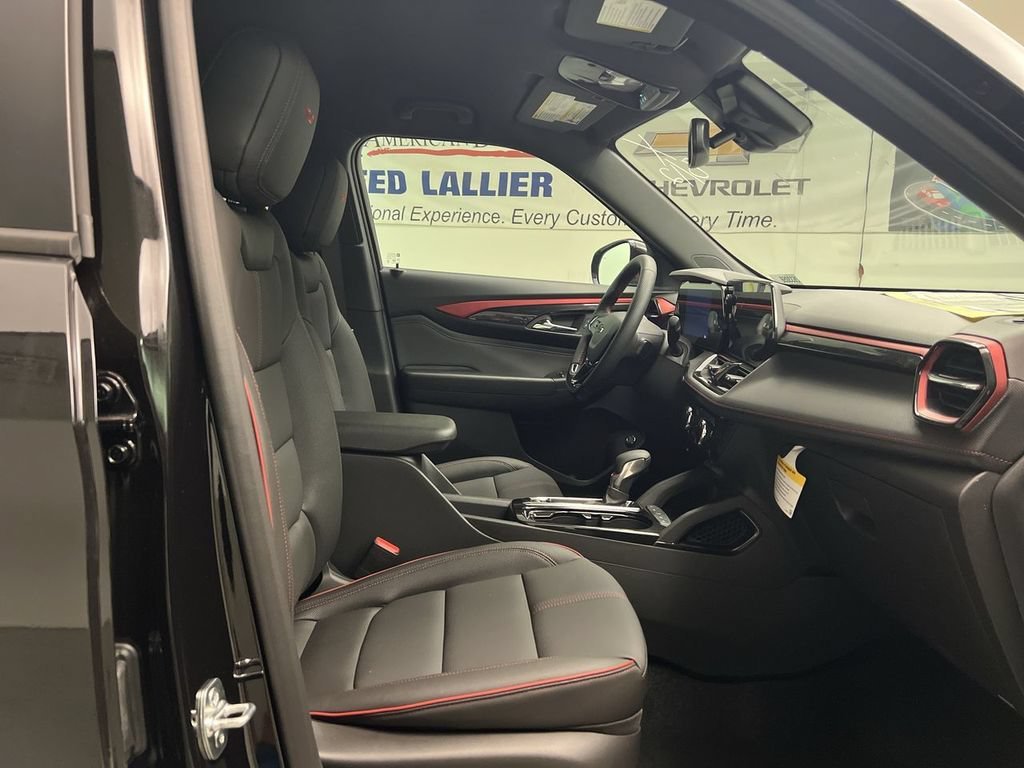 New 2026 Mosaic Black Metallic Chevrolet RS image 24