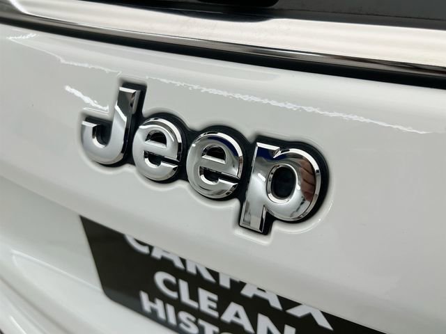 Certified Used 2025 White Jeep Limited 4x4 image 39