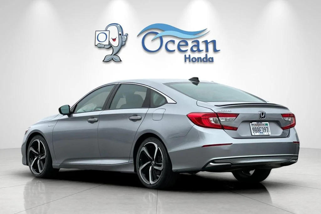 Used 2022 Lunar Silver Metallic Honda Sport image 6