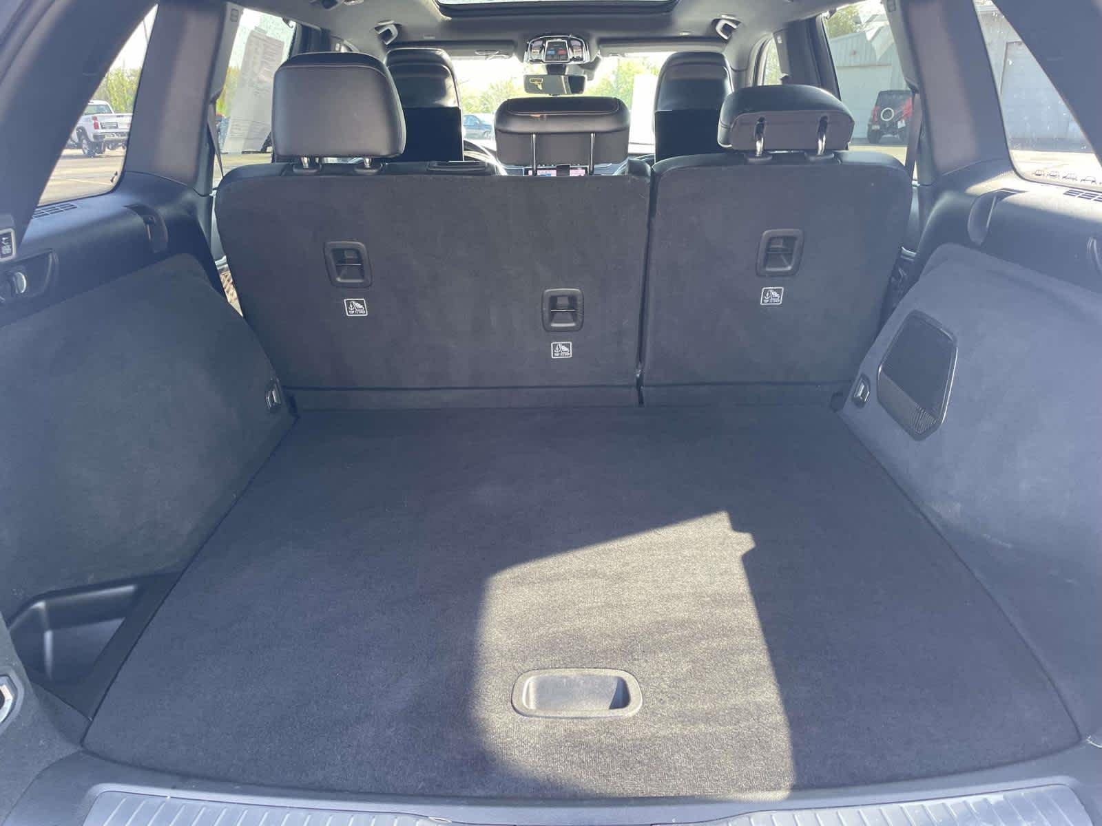 Used 2023 Silver Jeep Summit 4x4 image 20