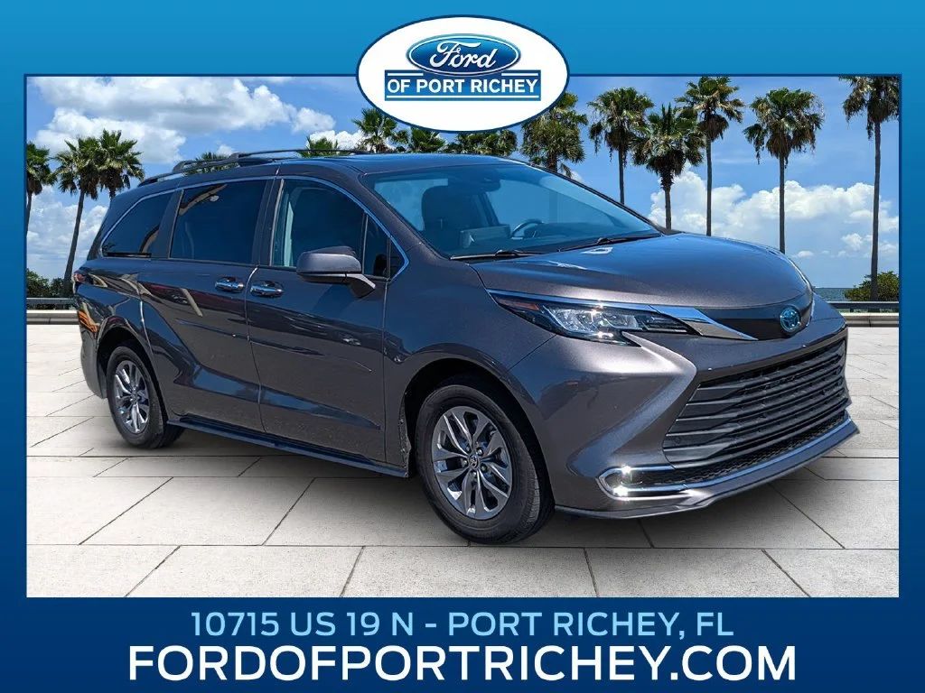 2022 Toyota Sienna XLE