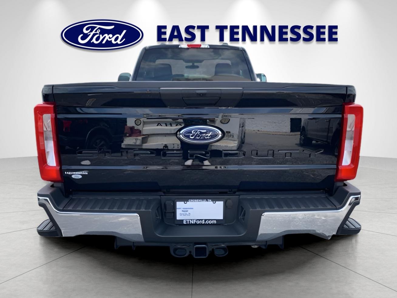 New 2026 Agate Black Metallic Ford XLT image 5