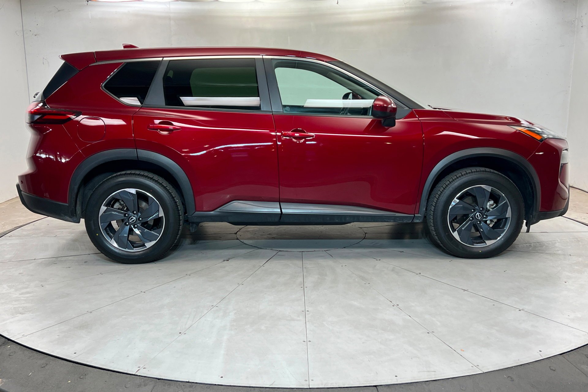 2024 Nissan Rogue SV - Photo 7