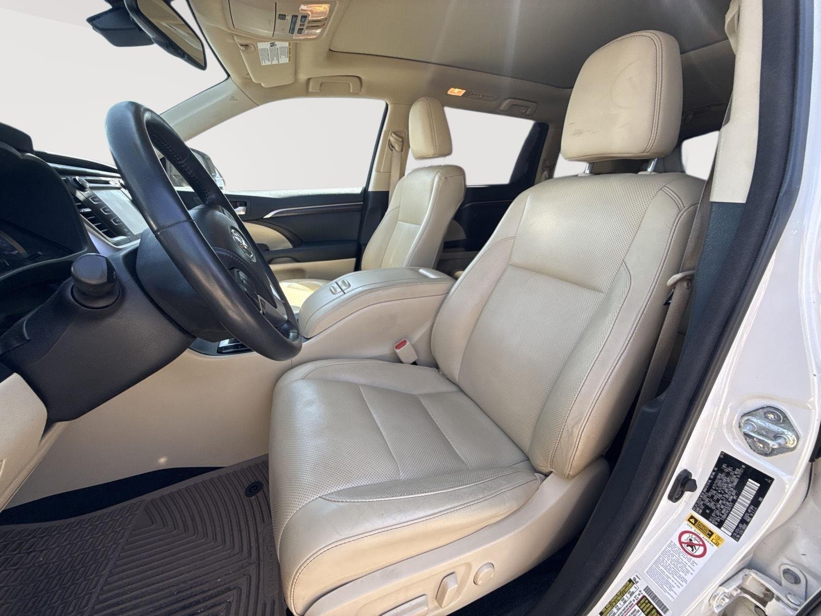 Used 2014 Blizzard Pearl Toyota Limited Platinum image 3