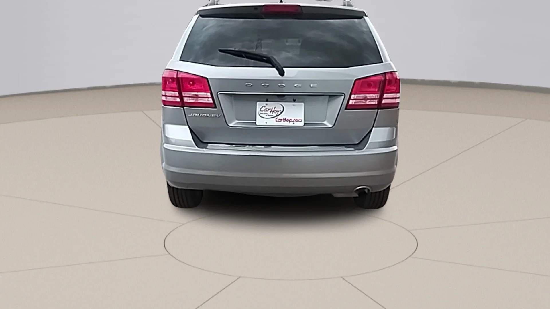 Used 2018 Silver Dodge SE image 4