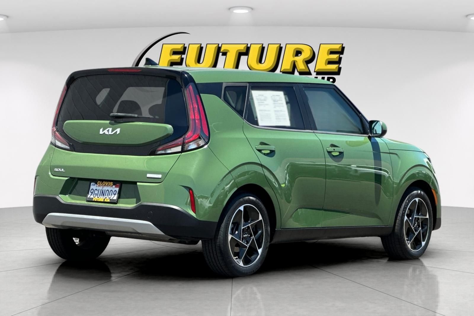 Used 2023 Green Kia EX image 4