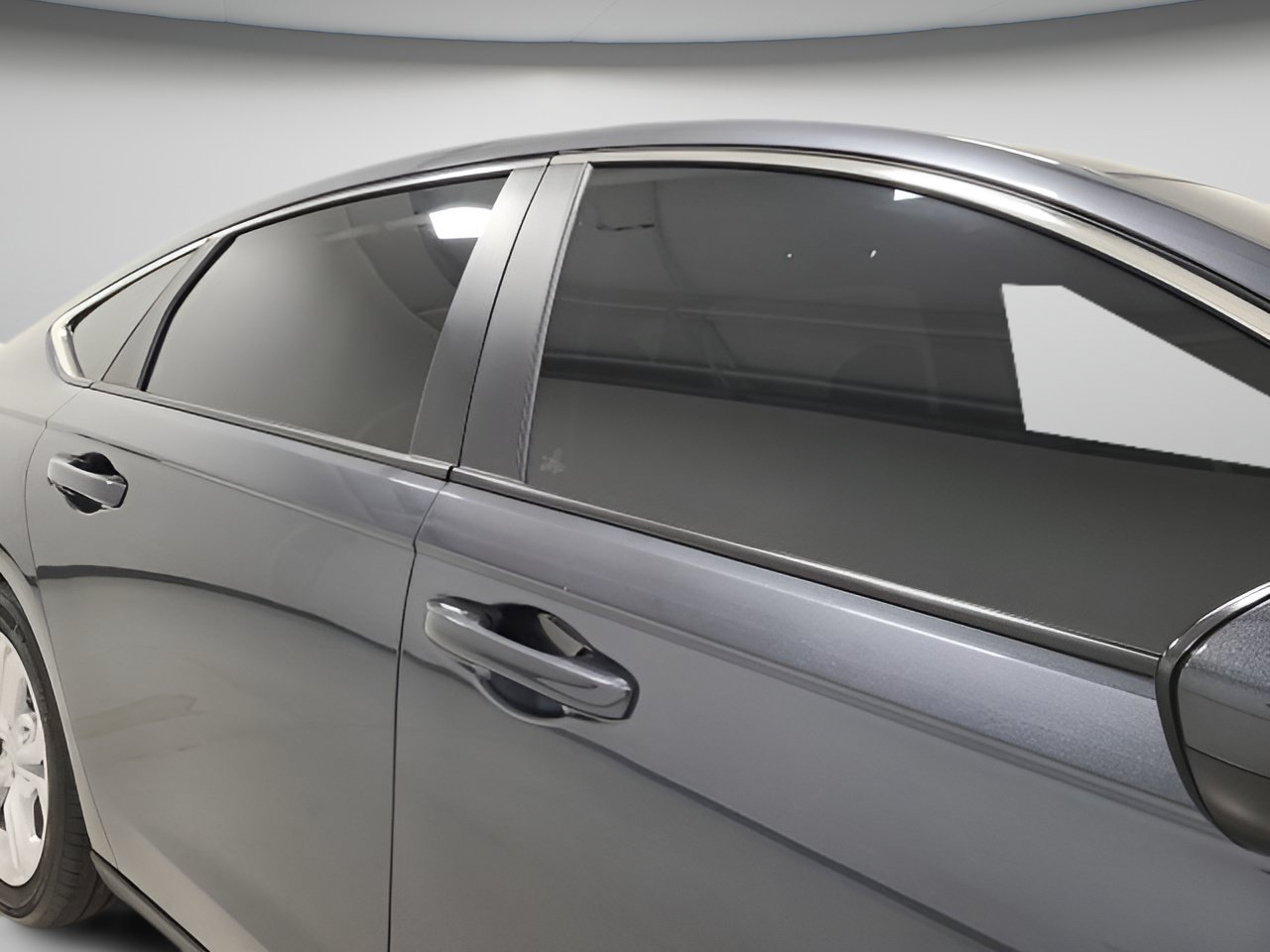 Used 2025 Meteorite Gray Metallic Honda LX image 8