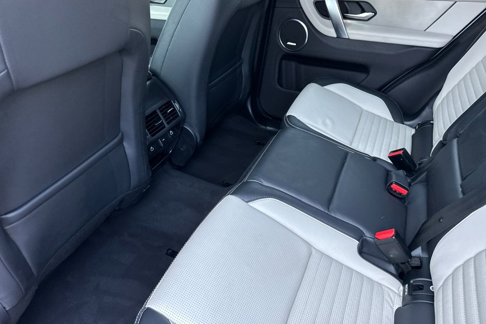 Used 2022 Blue Land Rover S R-Dynamic image 11