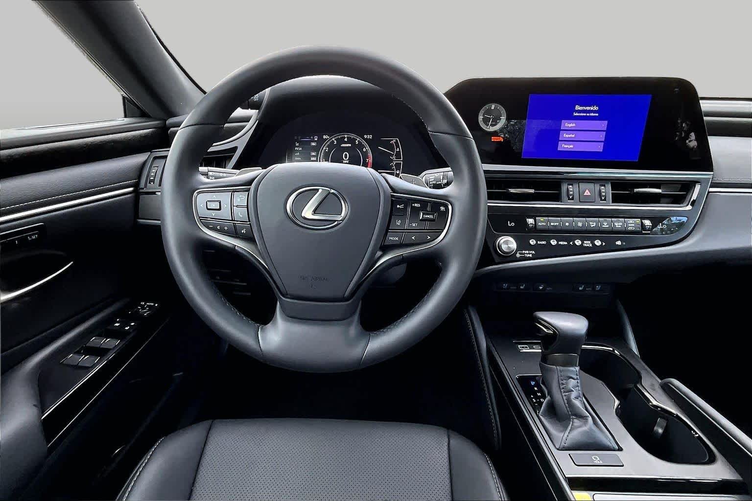 Used 2025 Eminent White Pearl Lexus  image 6
