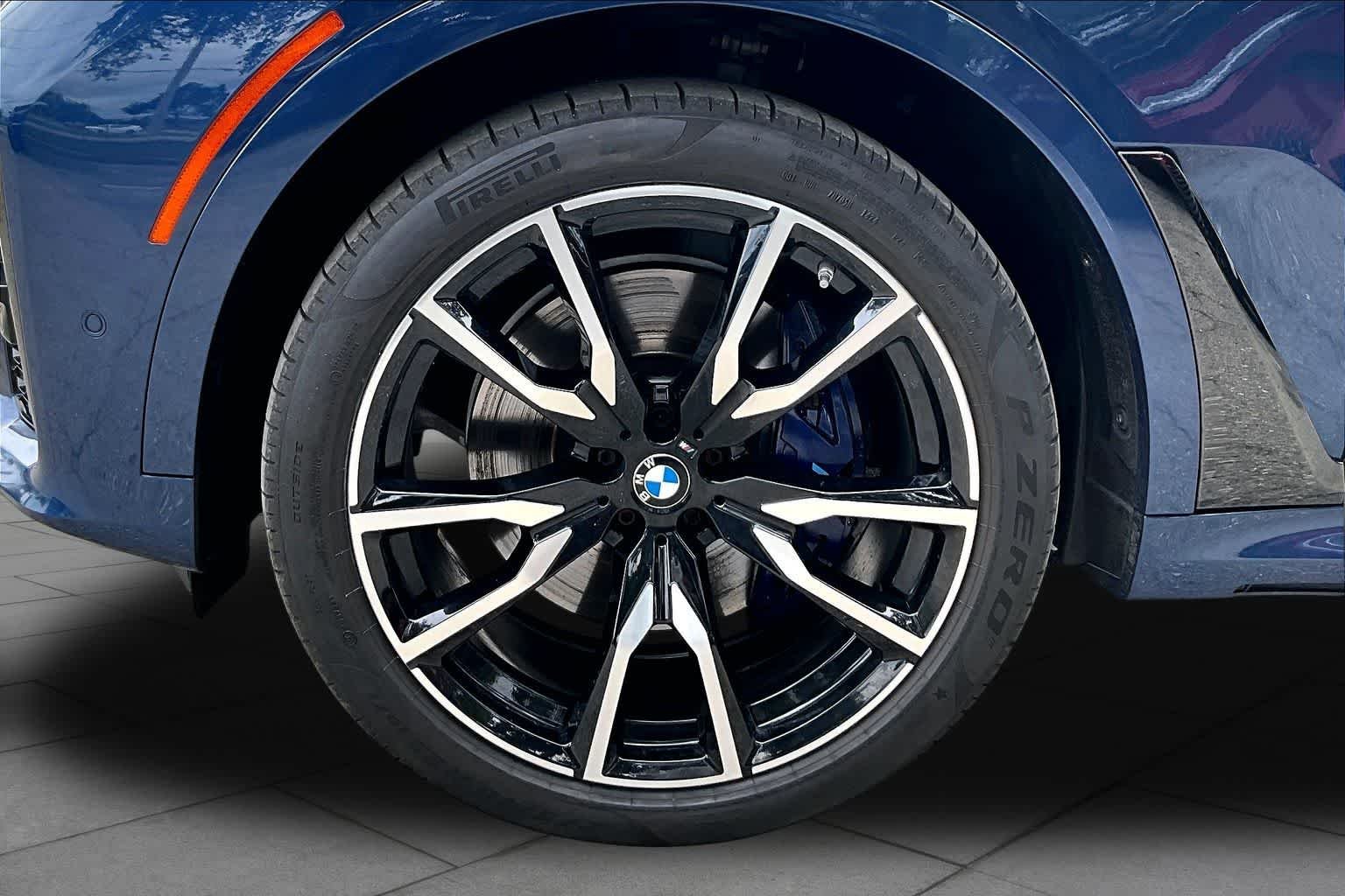 Used 2019 Phytonic Blue Metallic BMW xDrive50i image 11