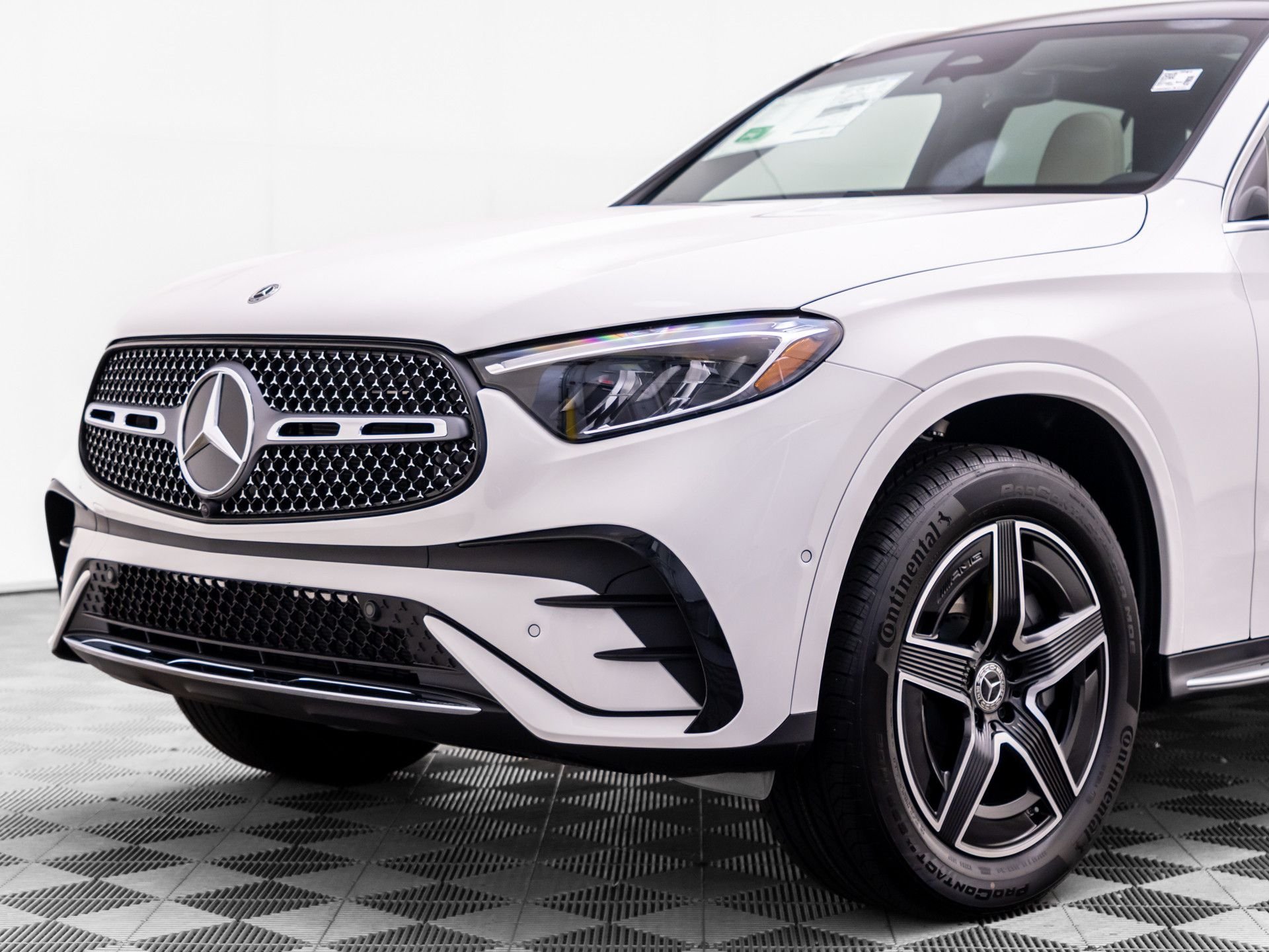 New 2027 Polar White Mercedes-Benz GLC 350e image 40