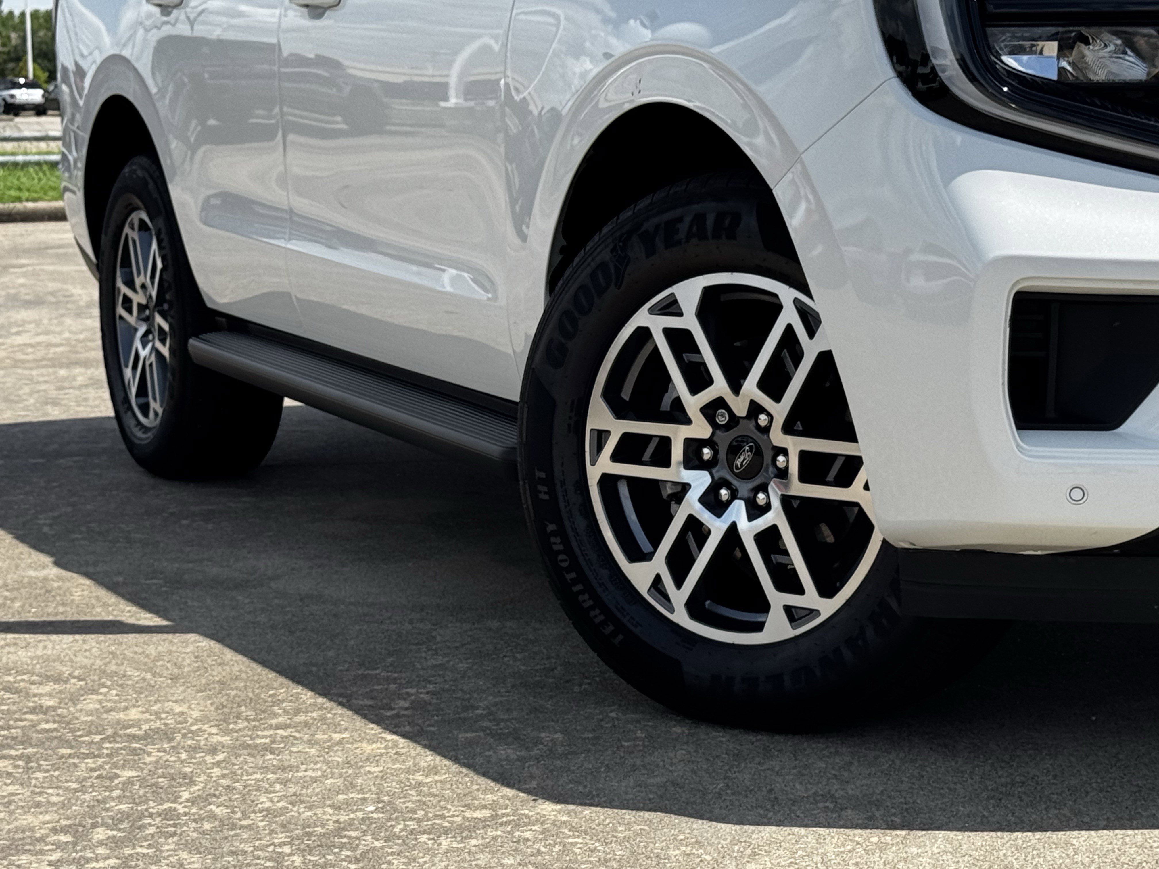 New 2026 Star White Metallic Tri-Coat Ford Active image 11
