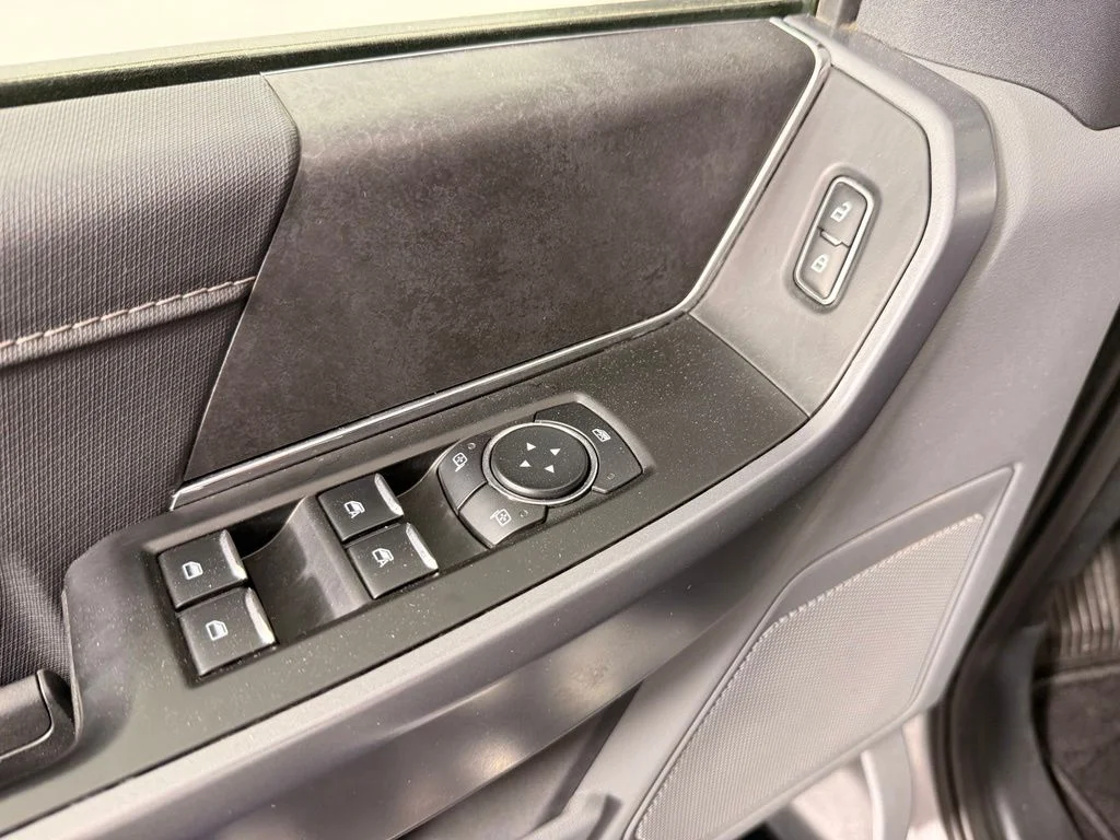 Used 2025 Silver Ford XLT image 17
