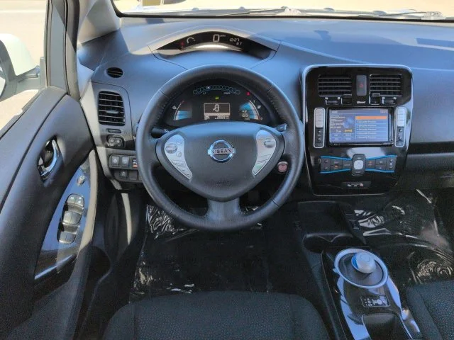 Used 2015 Glacier White Nissan SV image 15