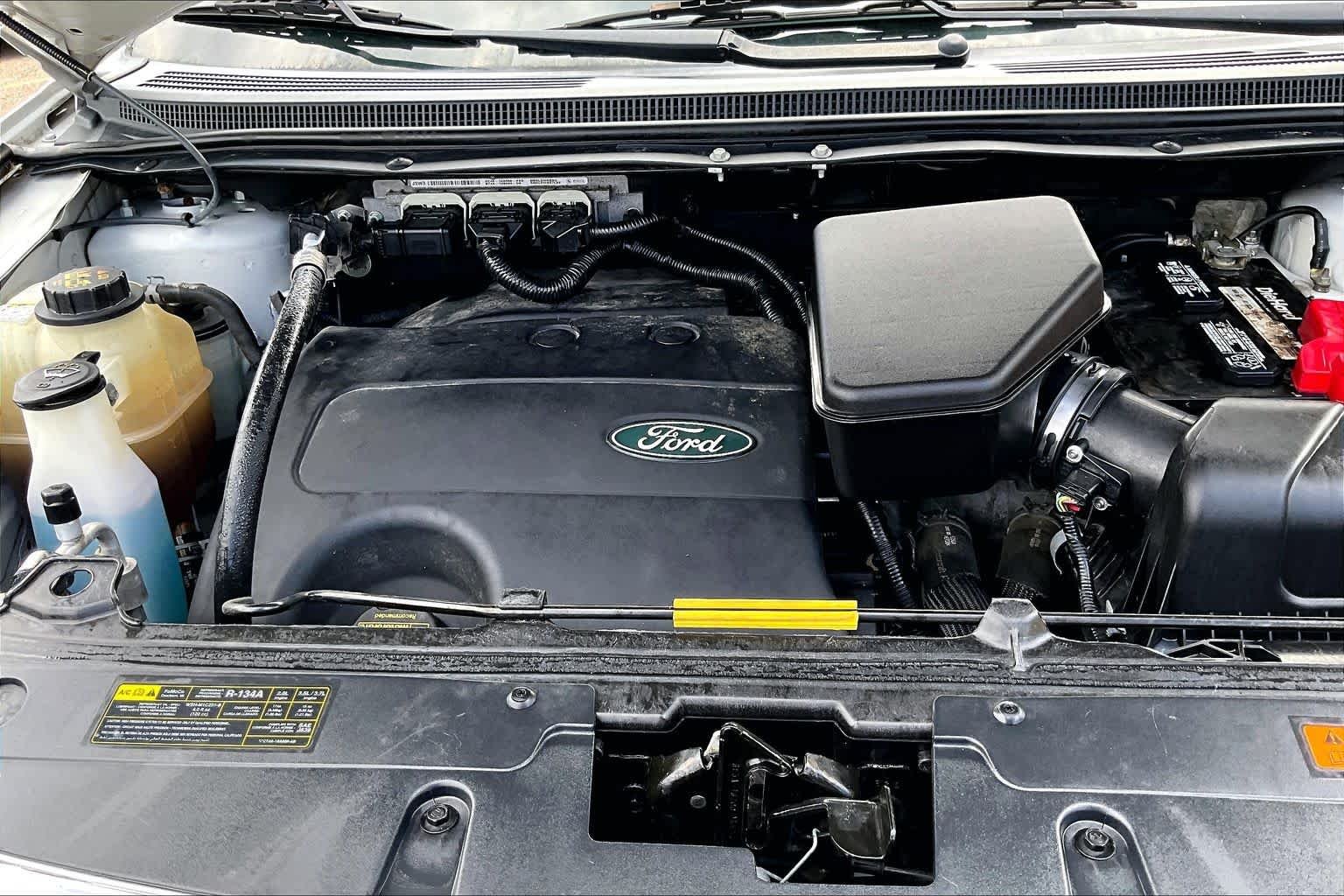 Used 2013 White Platinum Metallic Tri-Coat Ford SEL image 34