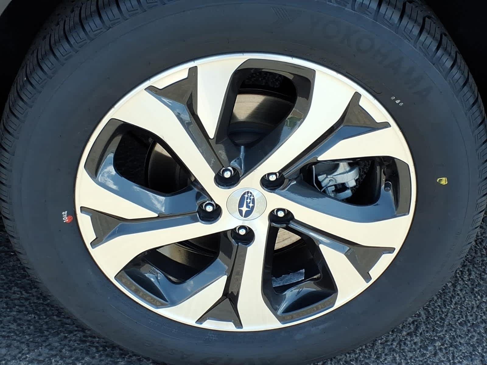 Used 2022 Brilliant Bronze Metallic Subaru Limited image 11