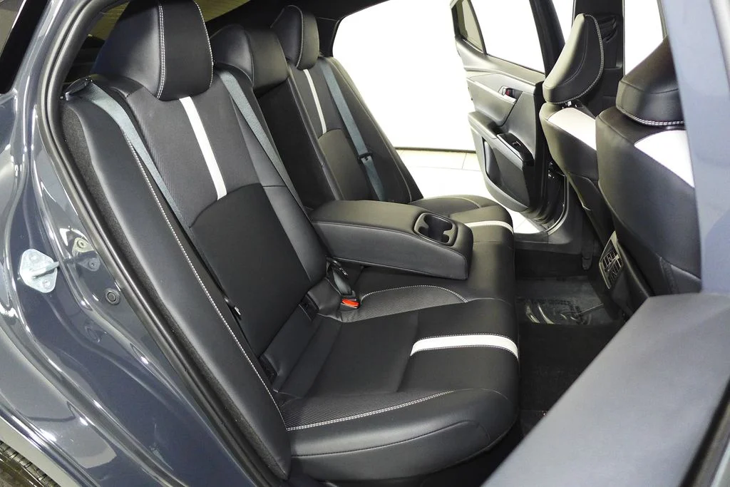 Used 2025  Toyota SE image 19