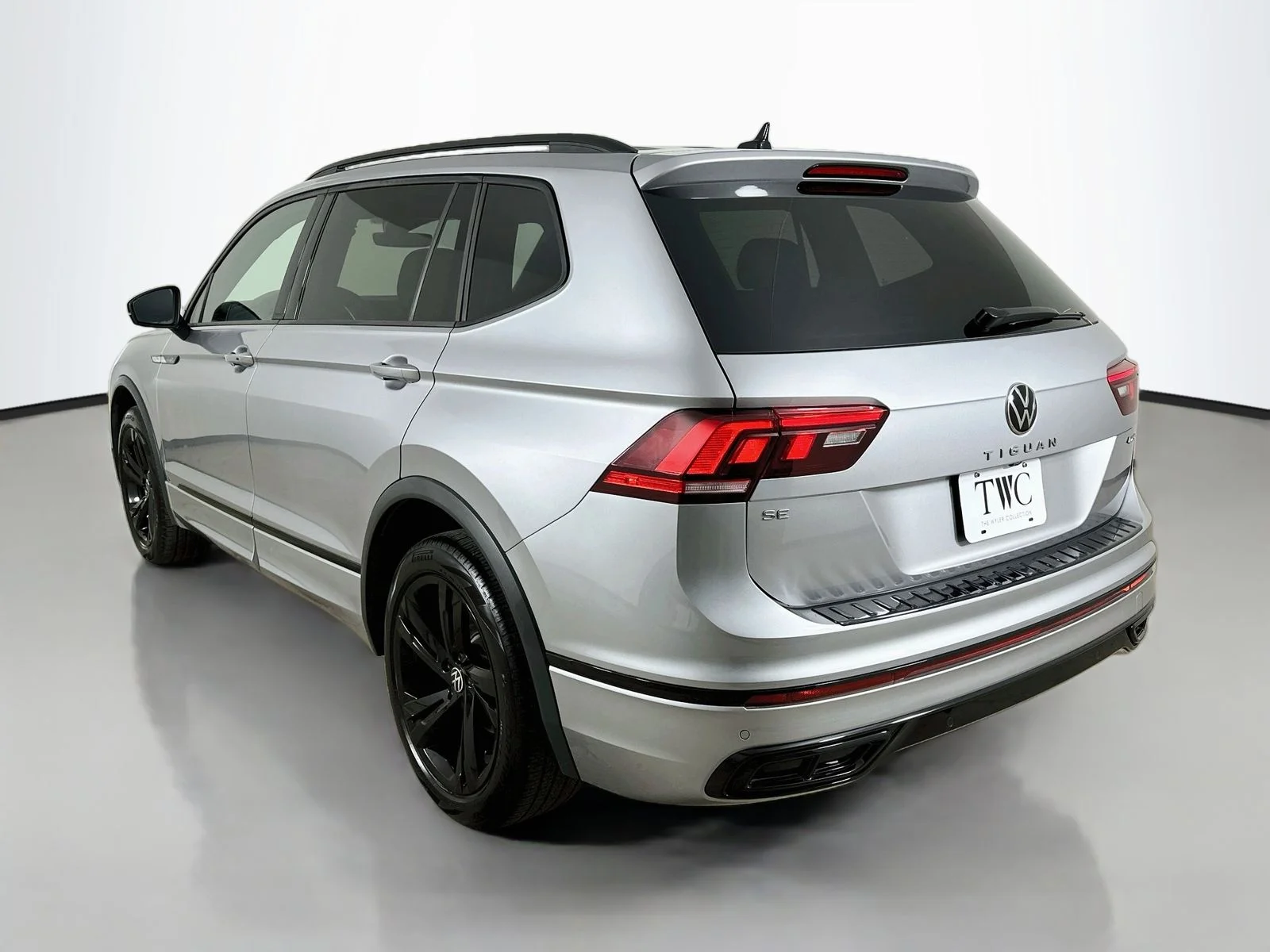 Used 2024 Silver Volkswagen  image 7