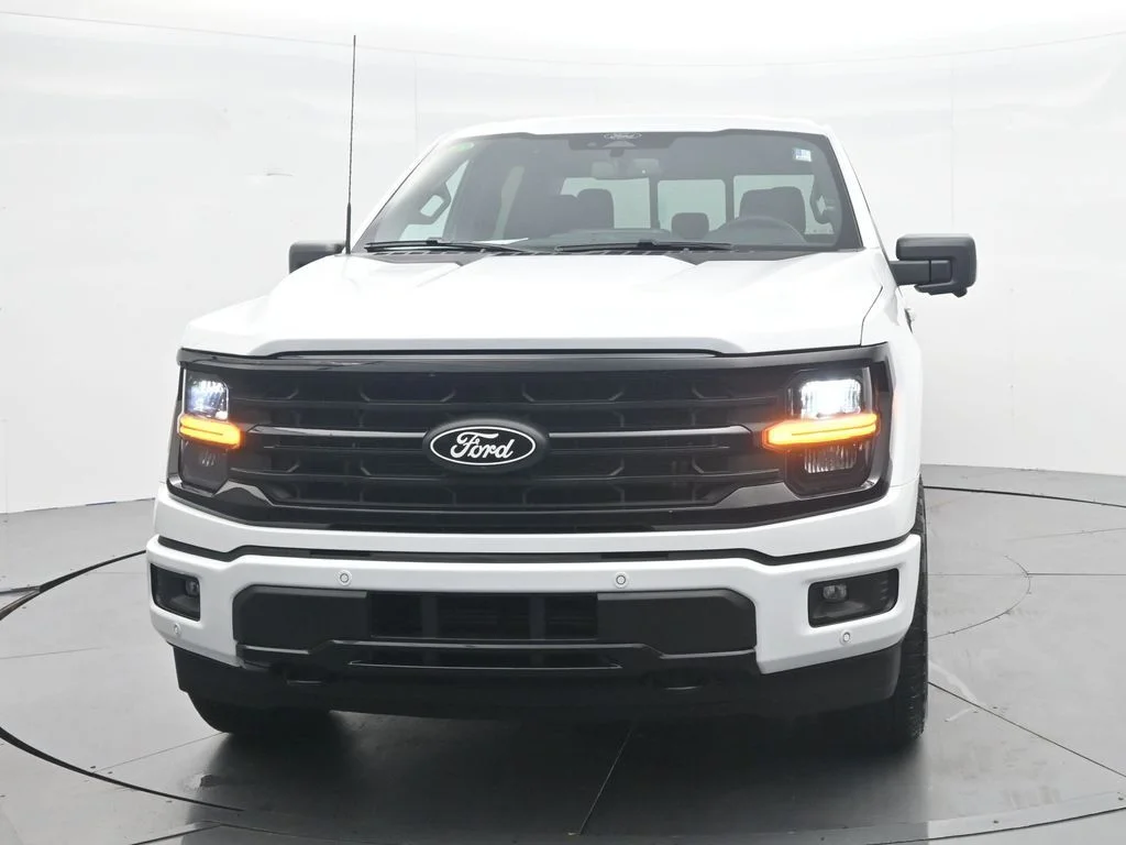 New 2026 Oxford White Ford XLT image 2
