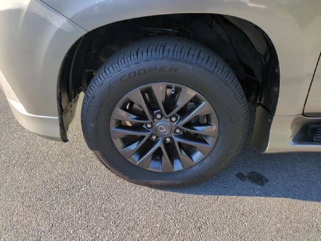 Used 2023 Silver Lexus 460 image 10