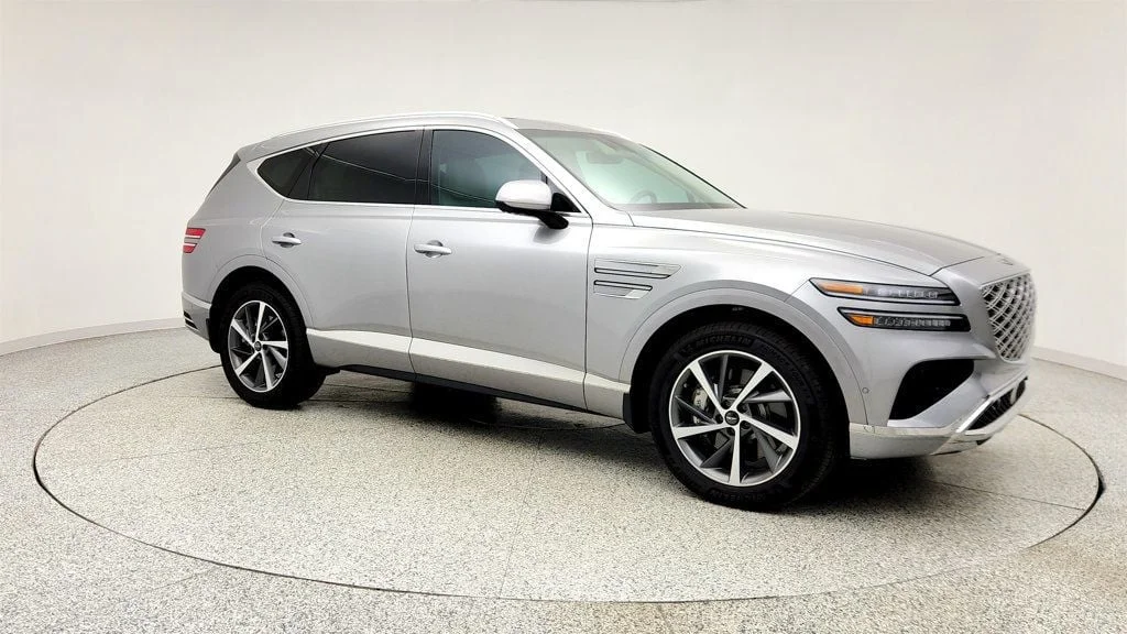 Used 2025 Savile Silver Genesis 2.5T Advanced AWD image 3