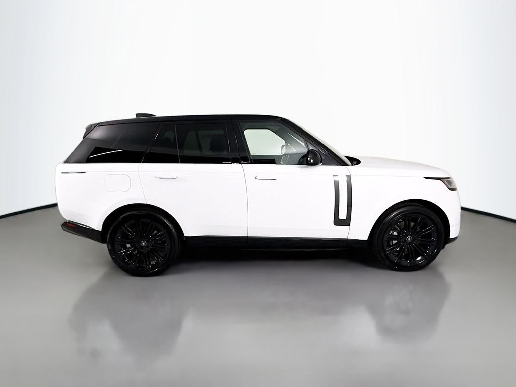 New 2025 Fuji White Land Rover SE image 8